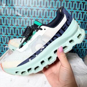 On Cloud - Cloudmonster 
running shoes women size 6